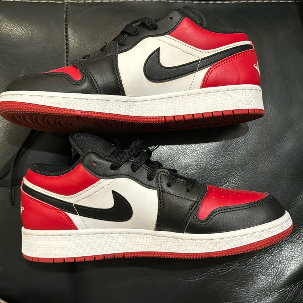 Nike Jordan 1 low “bred toe” woman’s size 7.5/kids 6Y